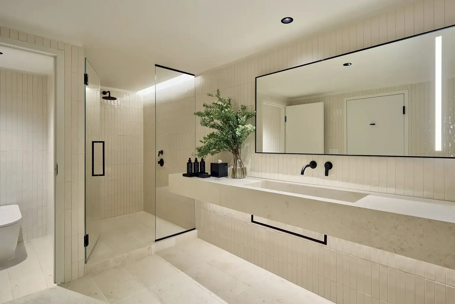 Hotel AKA Alexandria - Premium One Bedroom Suite with Terrace Bathroom